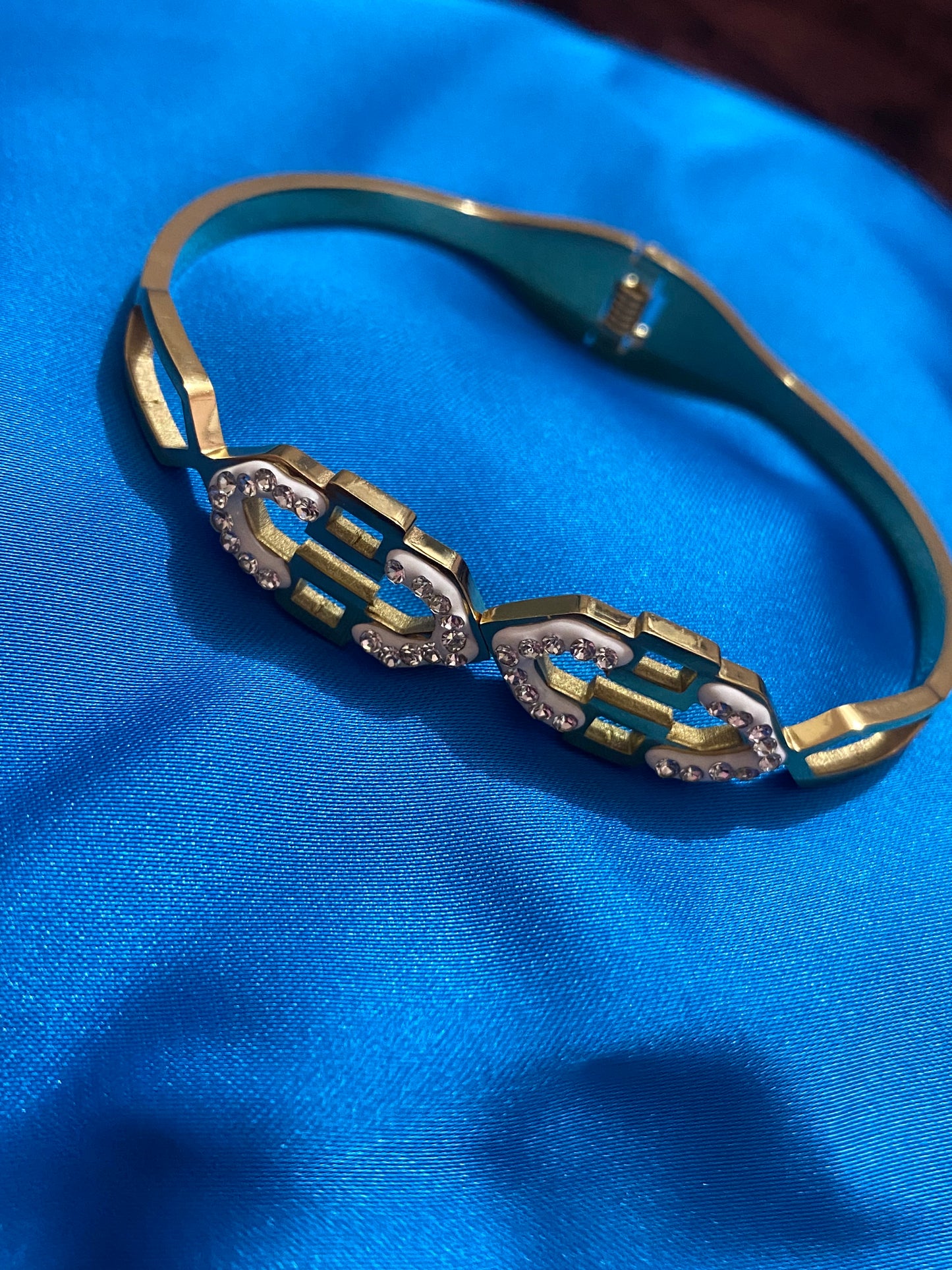 1 Piece Luxury Adjustable Kara silver and golden