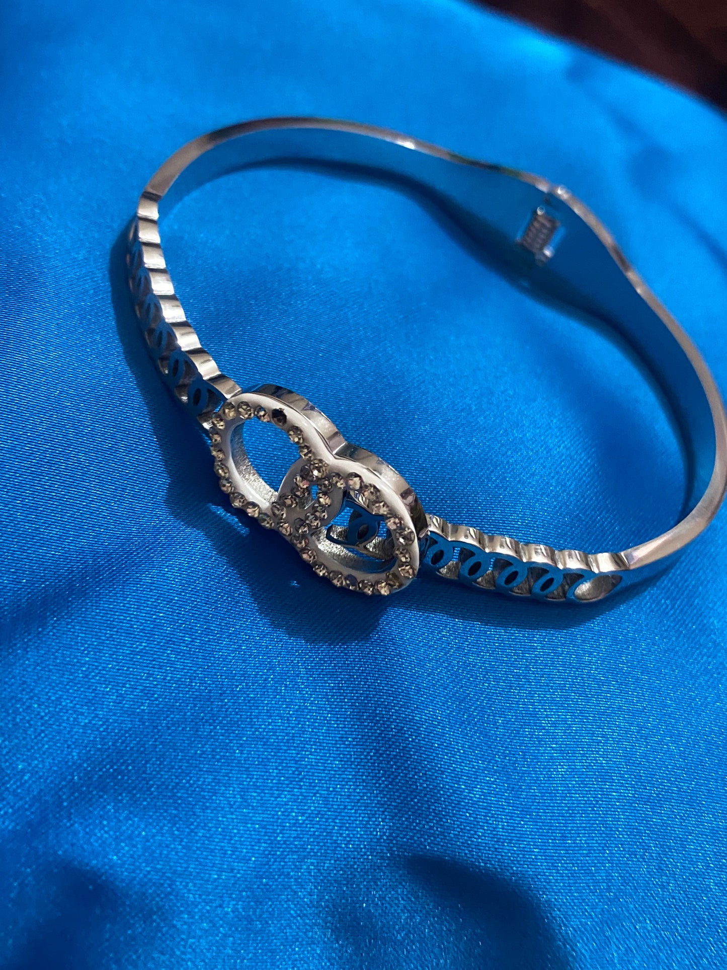 1 Piece Luxury Adjustable Kara silver and golden