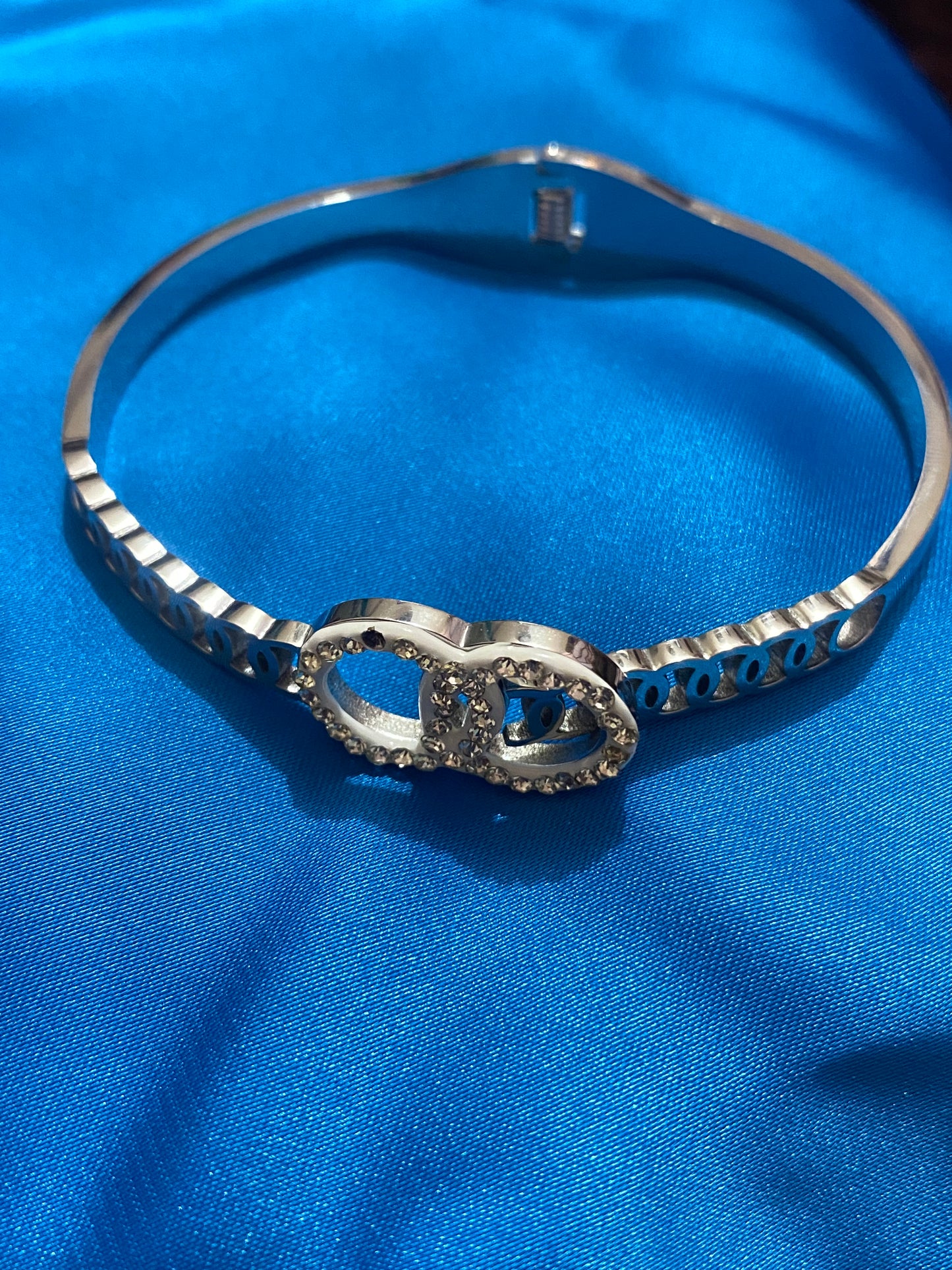 1 Piece Luxury Adjustable Kara silver and golden