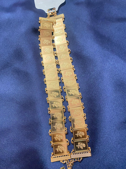 Gold bracelet with square links new design