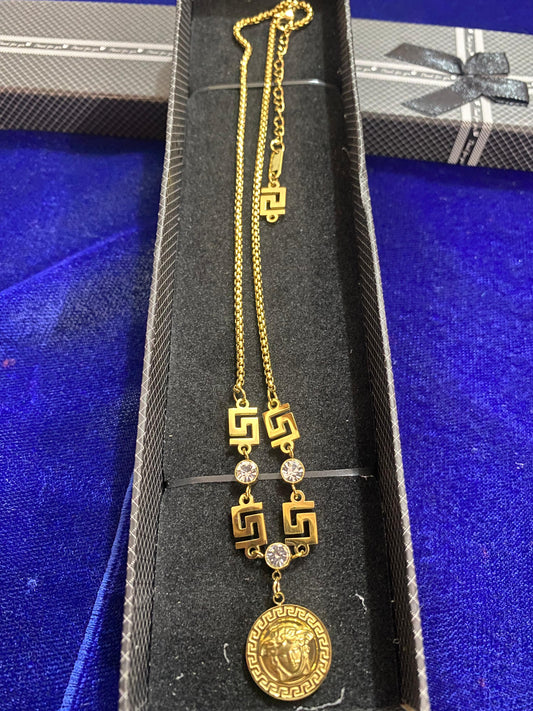 Gold necklace with a pendant new stylish design