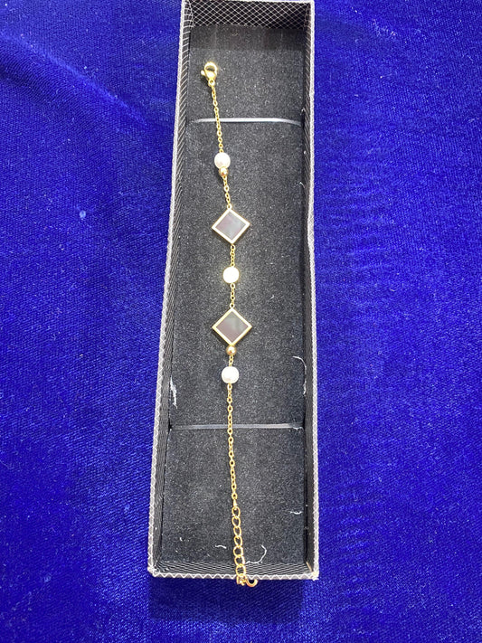 GOLDEN BRACELET NEW SQUARE DESIGN WITH PEARL