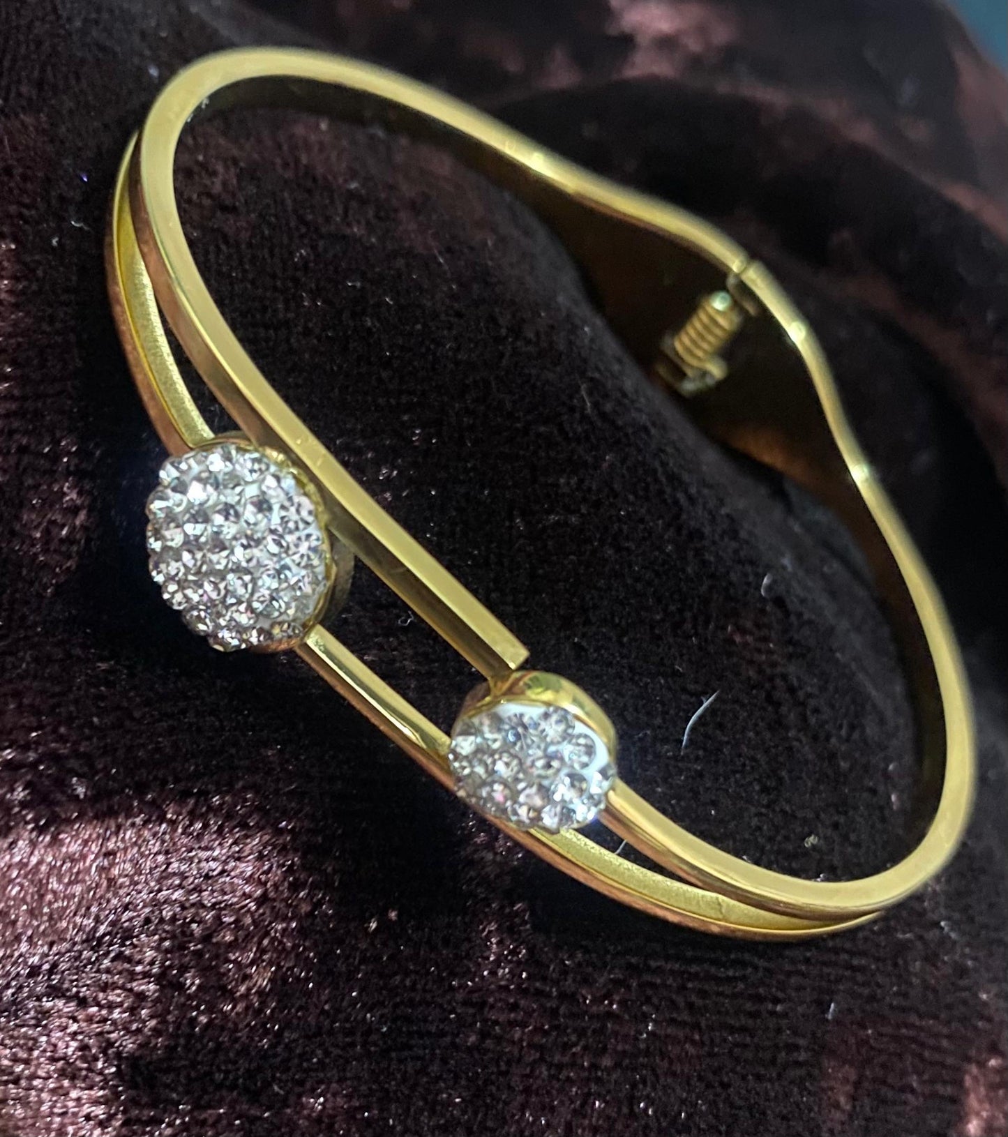 GOLDEN ADJUSTABLE KARA WITH STONES