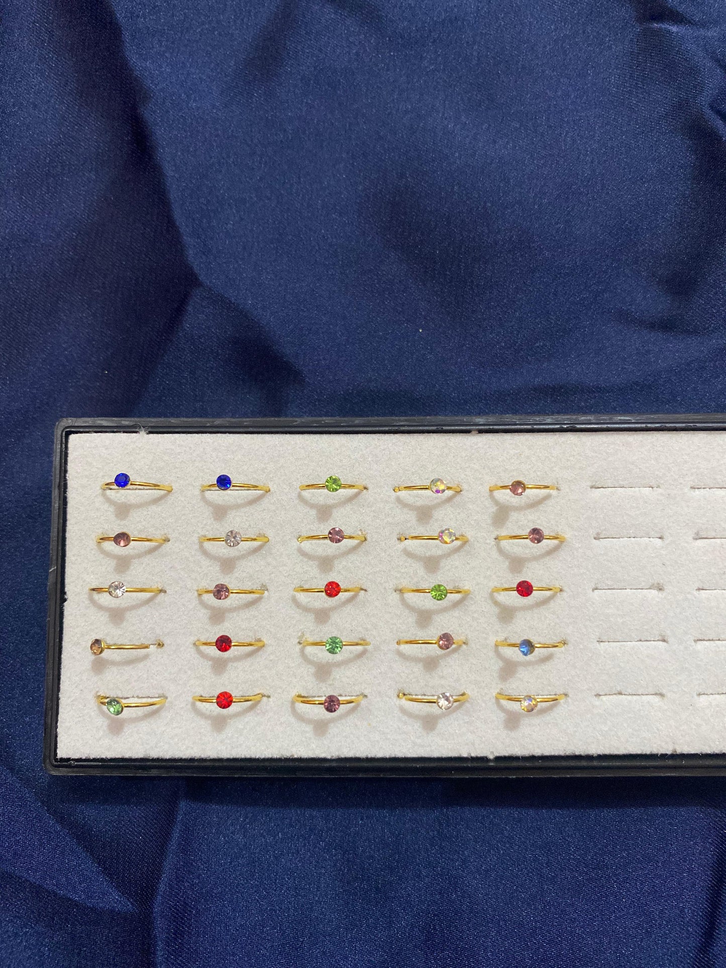 25 PIECE CASUAL NOSE PINS IN MULTI COLOR