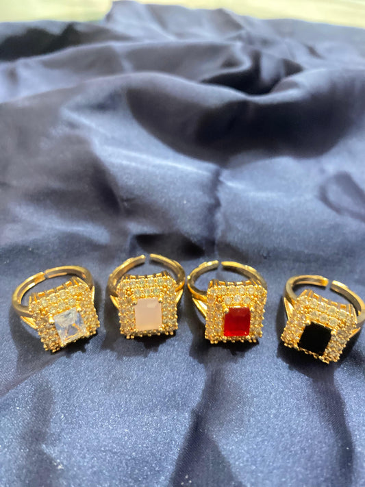 1 PIECE STONE GOLDEN RING ADJUSTABLE SIZE