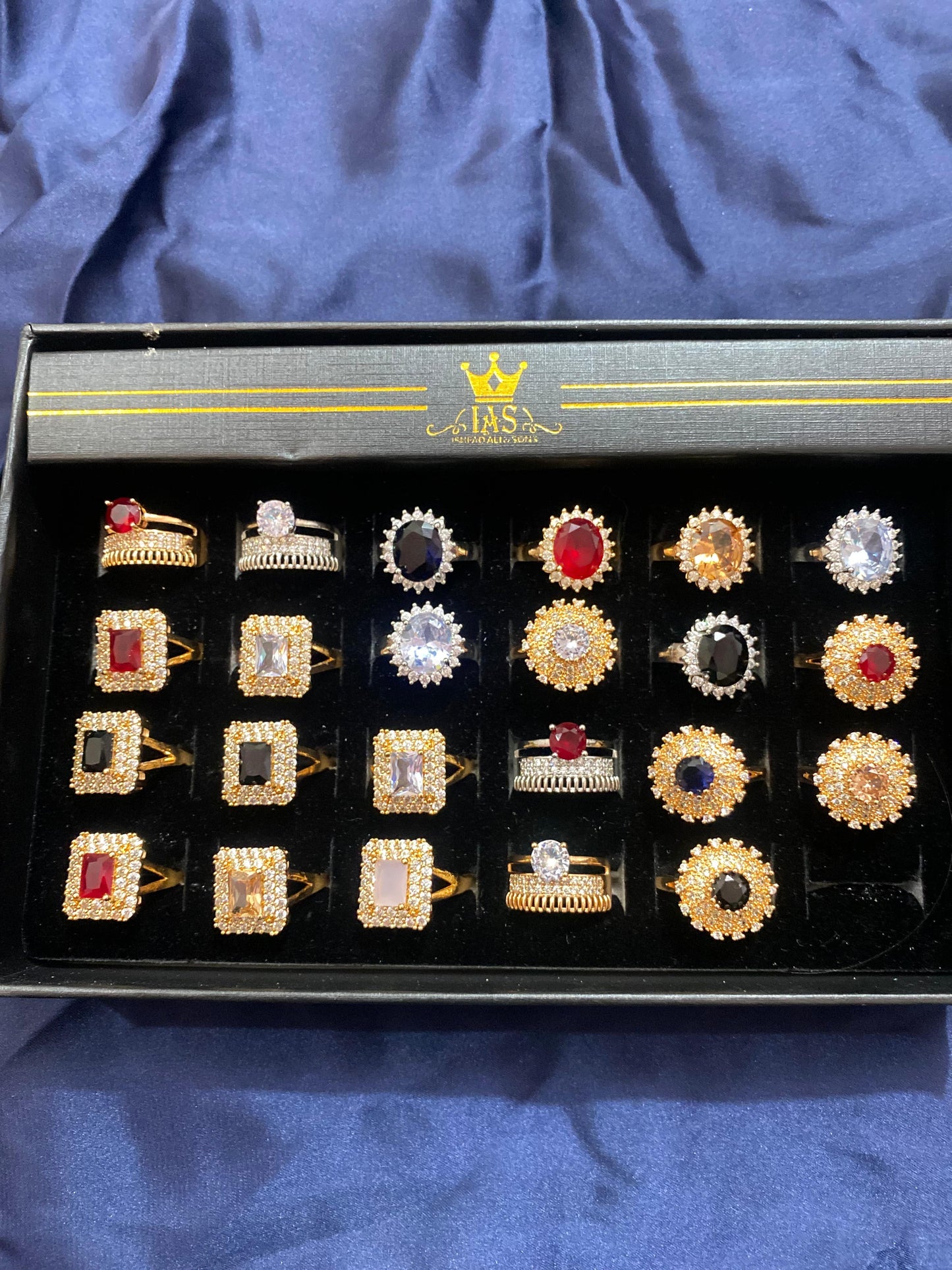 1 PIECE CRYSTAL GOLDEN RING ADJUSTABLE SIZE