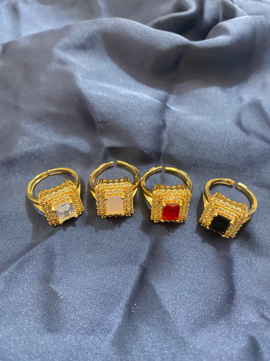 1 PIECE STONE GOLDEN RING ADJUSTABLE SIZE